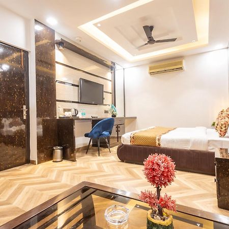 Hotel Cosmo Near Blk Hospital Karol Bagh Deli Exterior foto