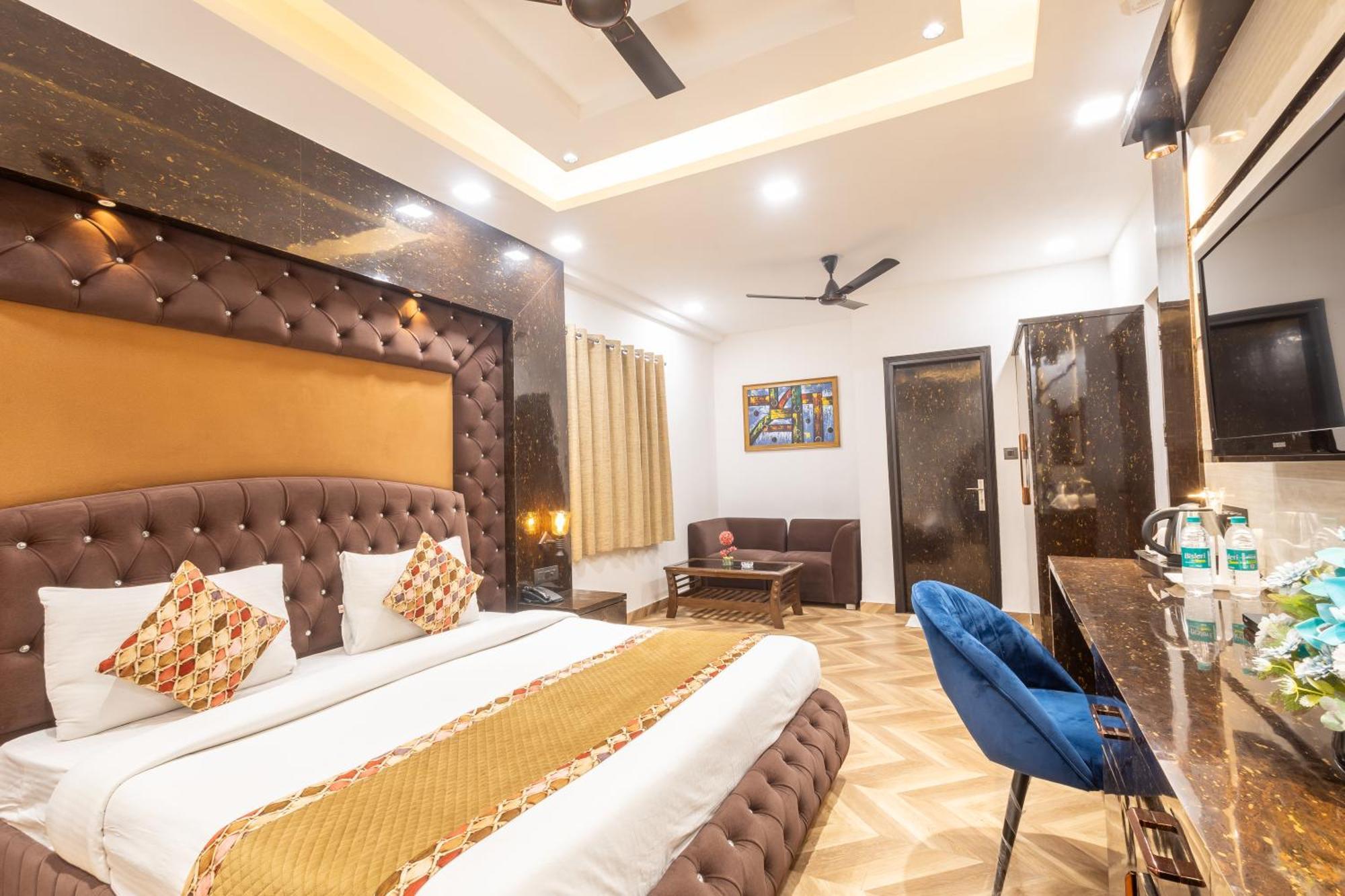 Hotel Cosmo Near Blk Hospital Karol Bagh Deli Exterior foto