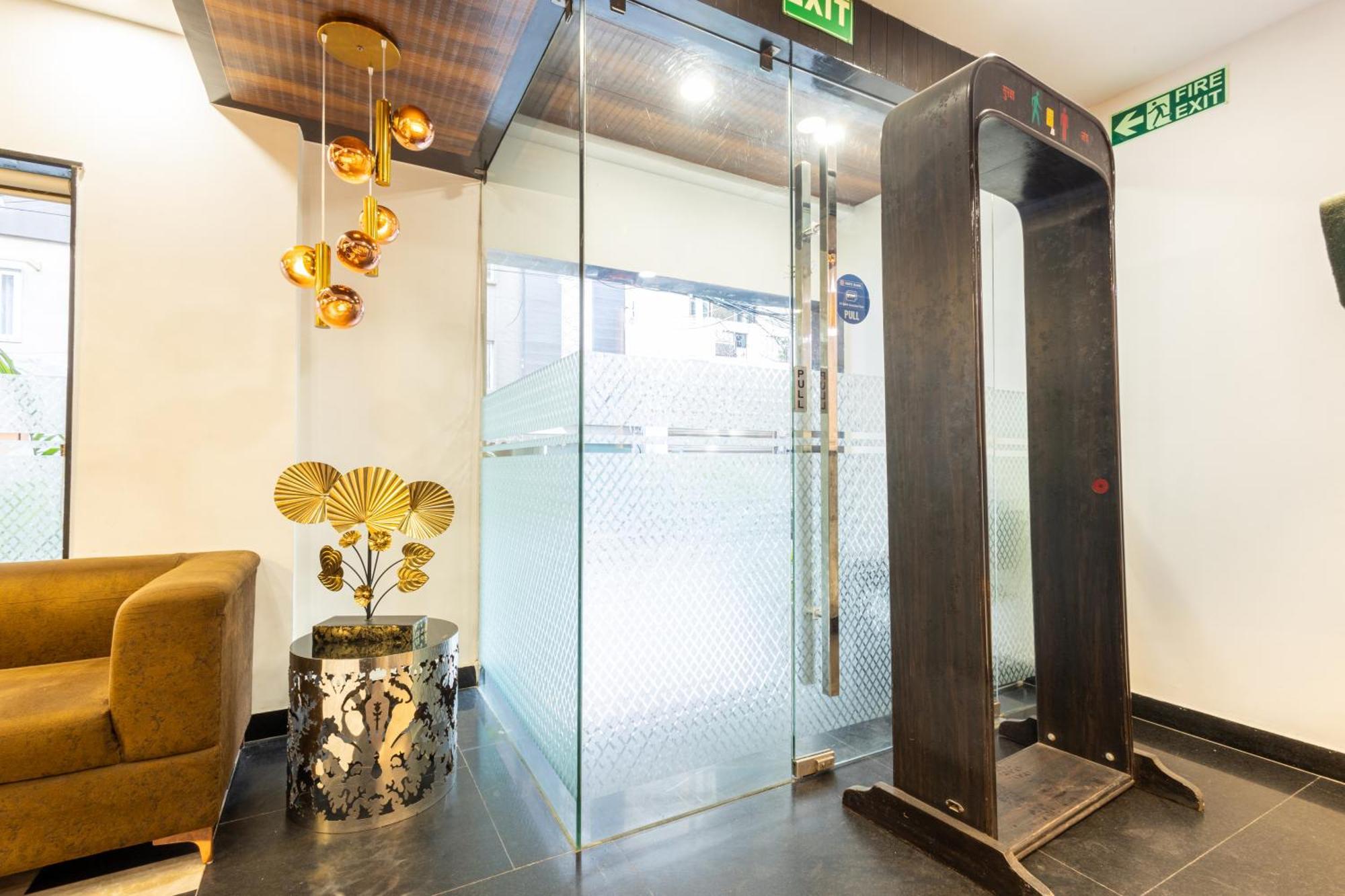 Hotel Cosmo Near Blk Hospital Karol Bagh Deli Exterior foto