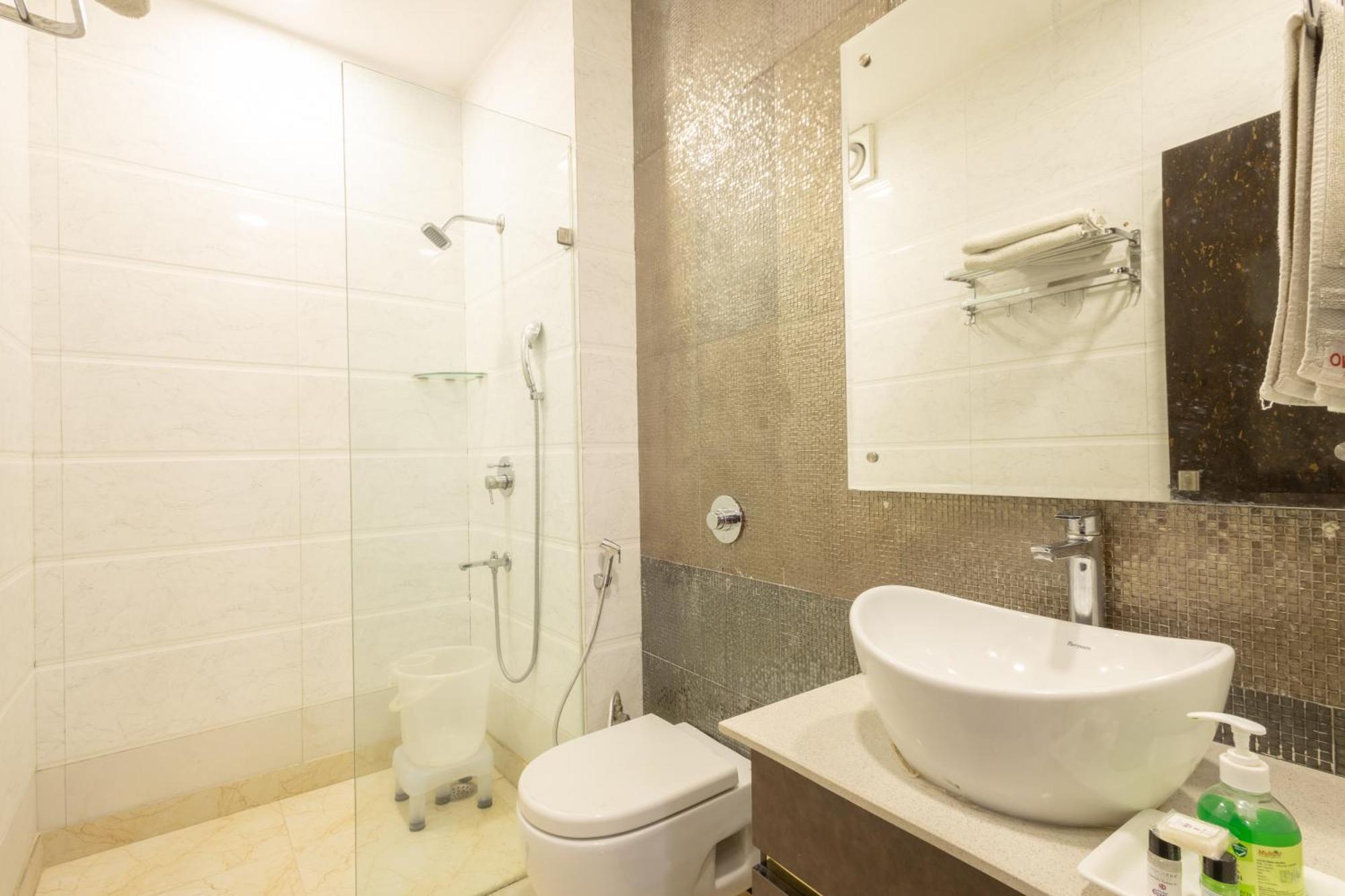 Hotel Cosmo Near Blk Hospital Karol Bagh Deli Exterior foto