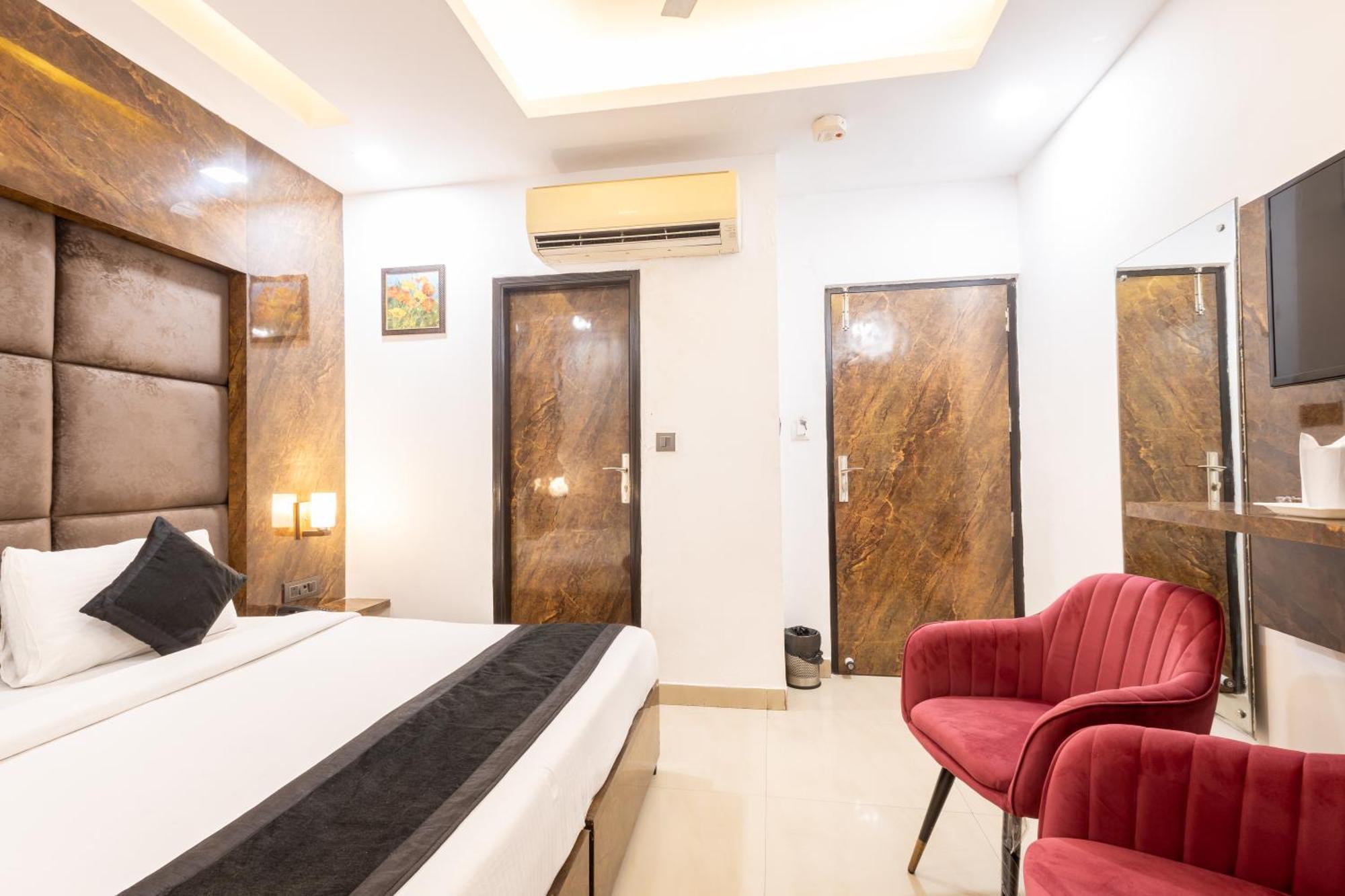 Hotel Cosmo Near Blk Hospital Karol Bagh Deli Exterior foto