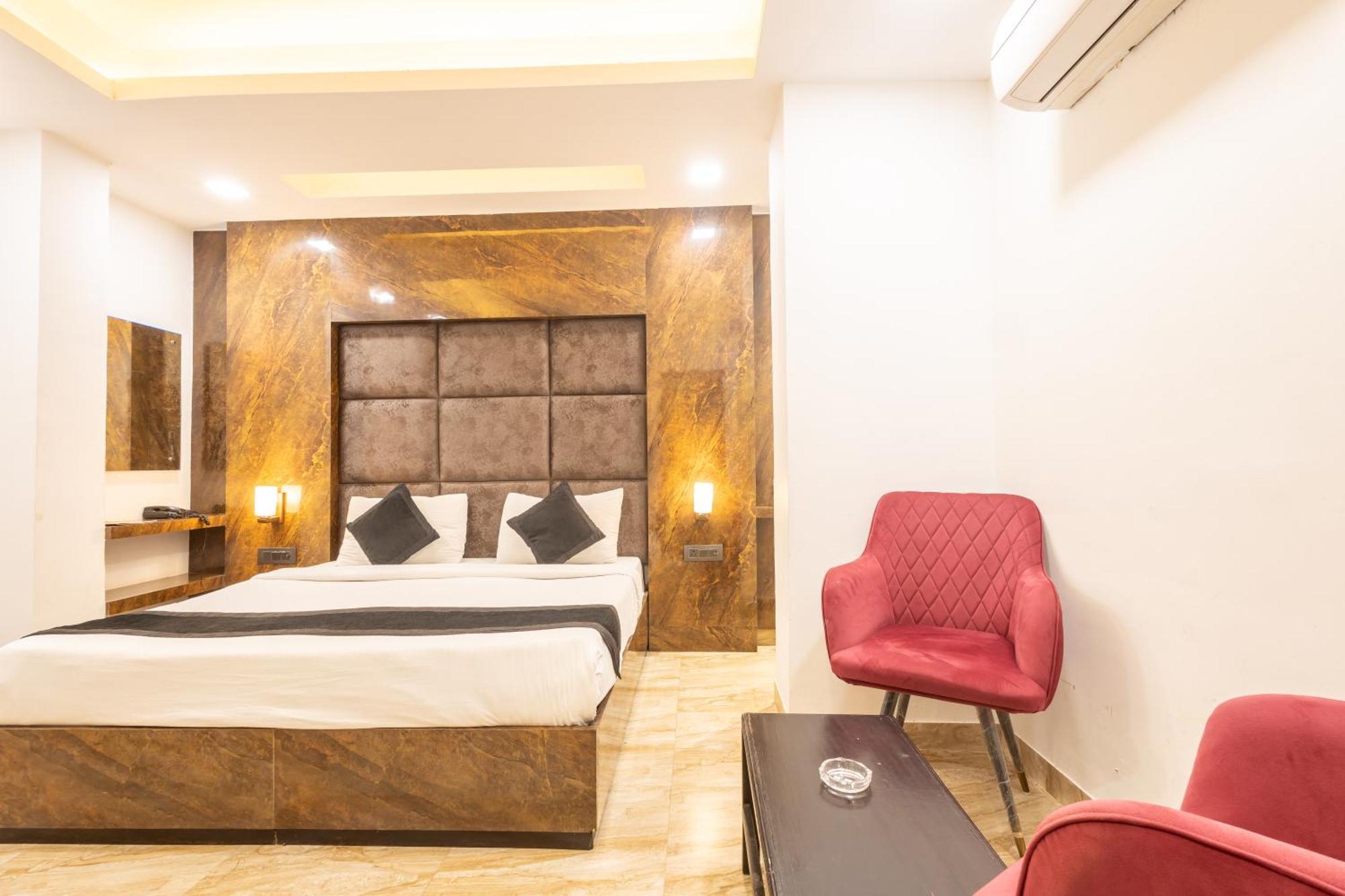 Hotel Cosmo Near Blk Hospital Karol Bagh Deli Exterior foto