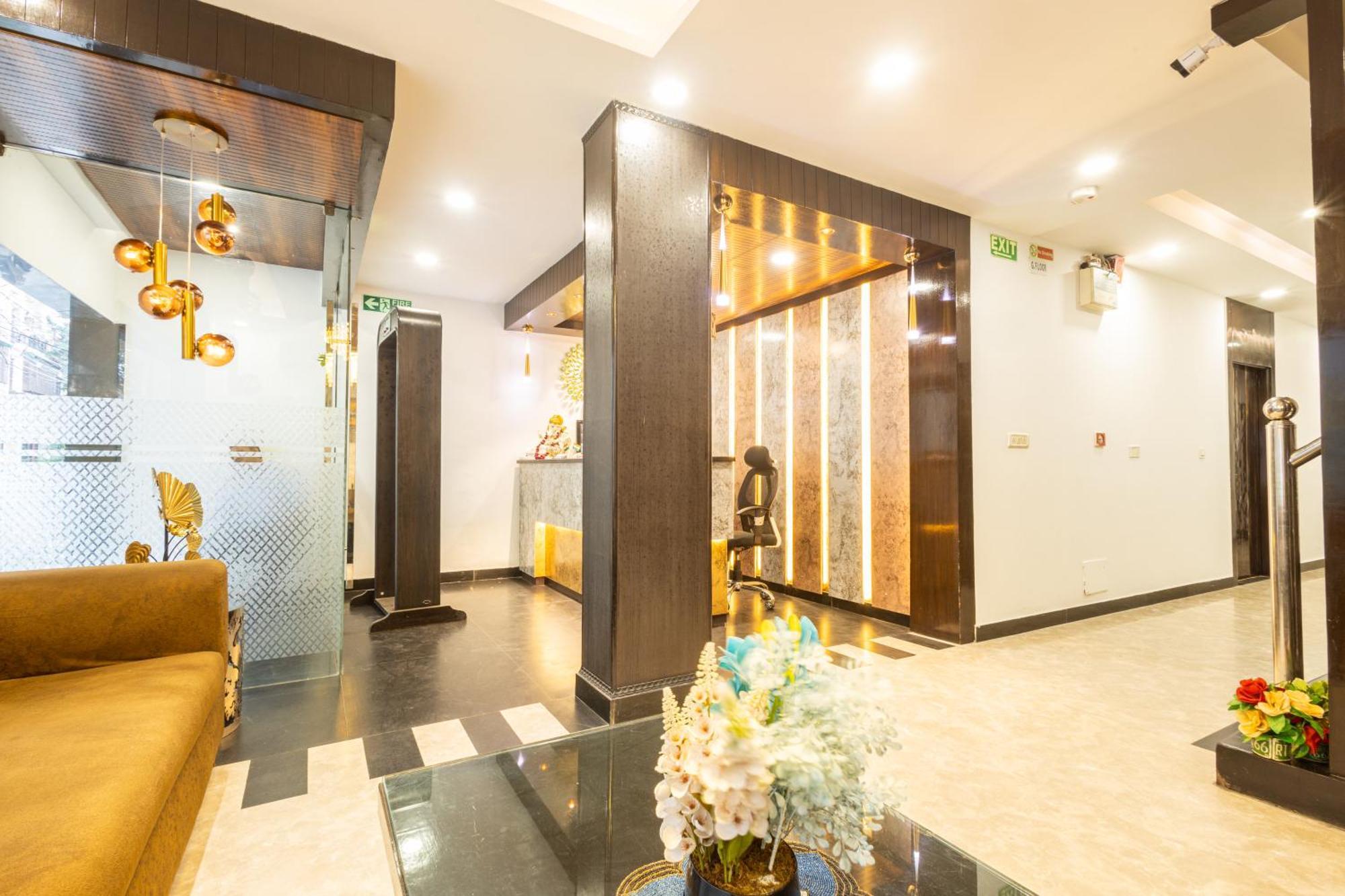 Hotel Cosmo Near Blk Hospital Karol Bagh Deli Exterior foto