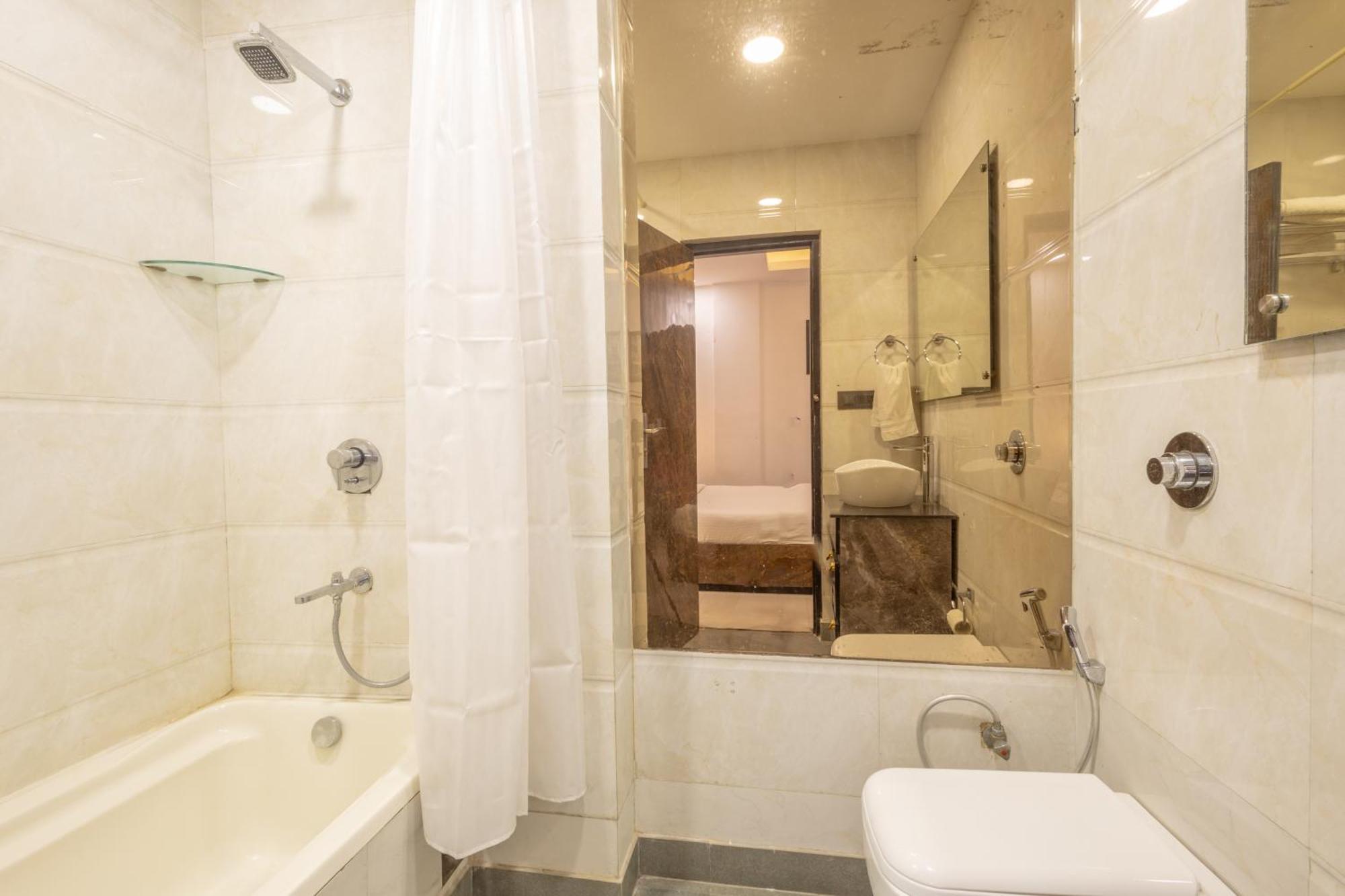 Hotel Cosmo Near Blk Hospital Karol Bagh Deli Exterior foto