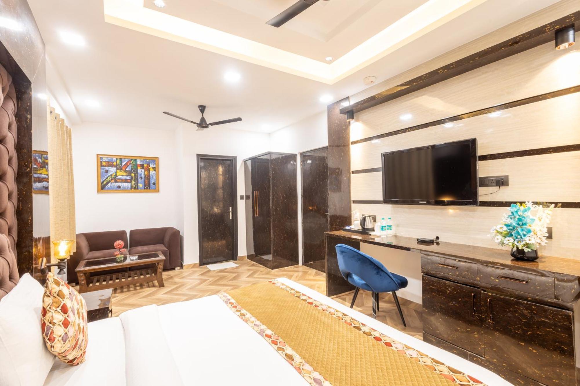 Hotel Cosmo Near Blk Hospital Karol Bagh Deli Exterior foto