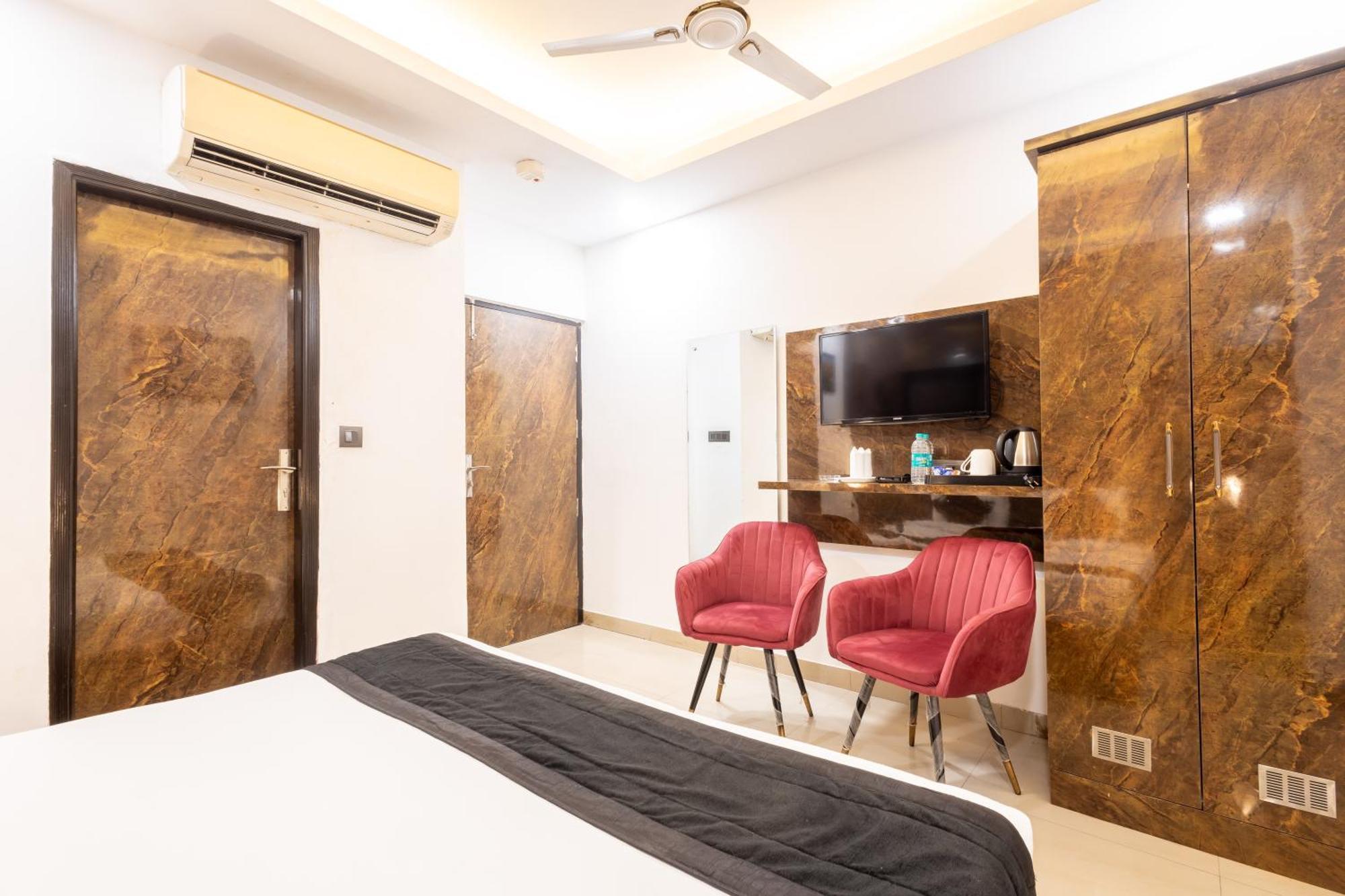 Hotel Cosmo Near Blk Hospital Karol Bagh Deli Exterior foto