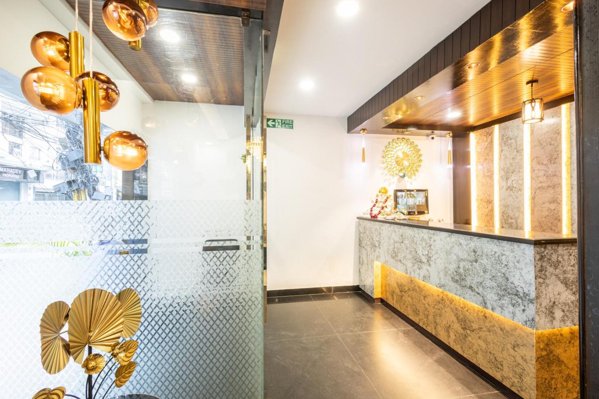 Hotel Cosmo Near Blk Hospital Karol Bagh Deli Exterior foto