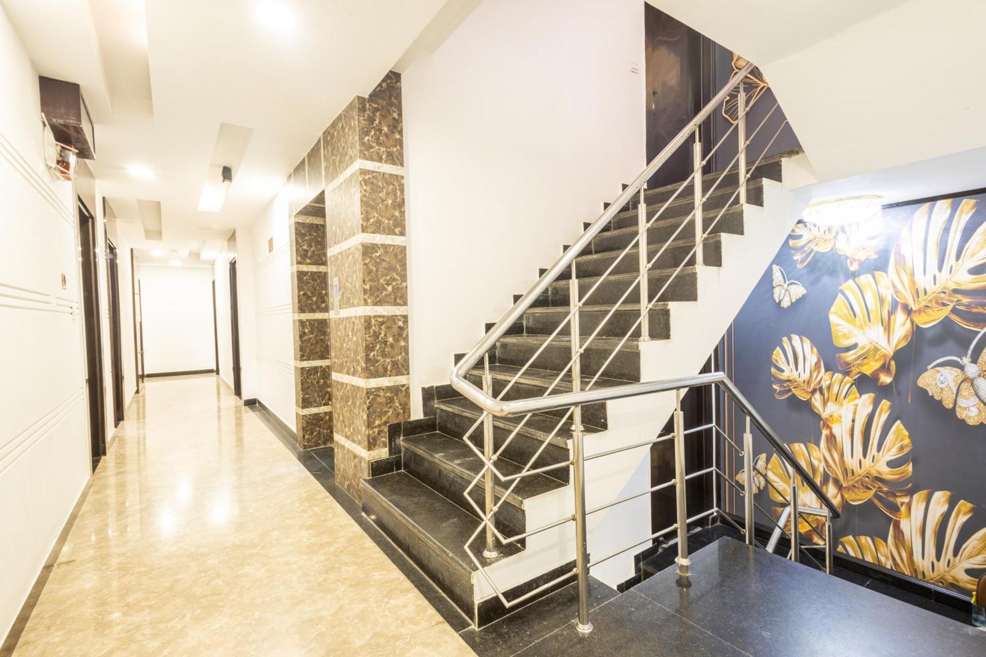 Hotel Cosmo Near Blk Hospital Karol Bagh Deli Exterior foto